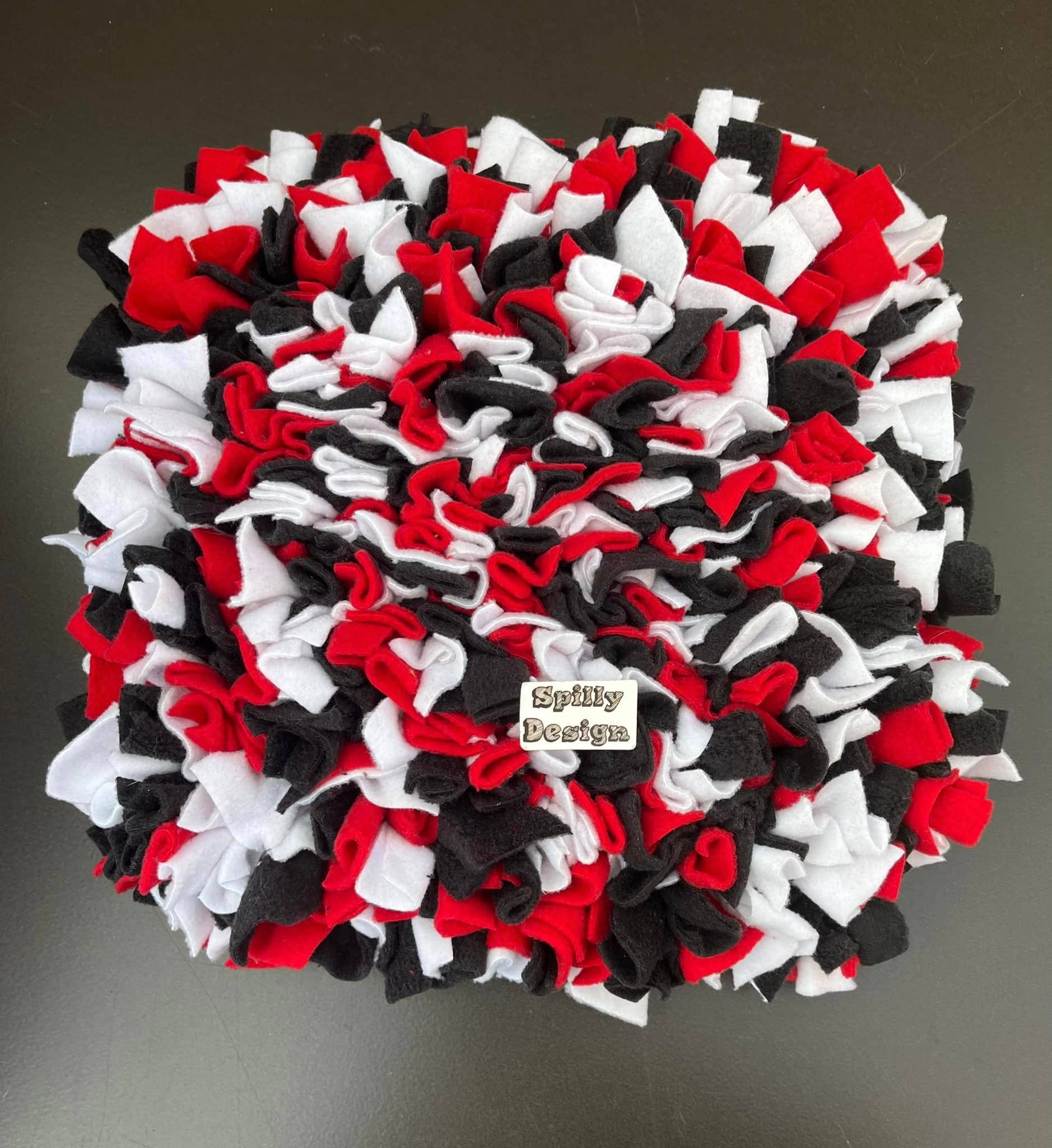 Schnüffelteppich Standard, rot/schwarz/weiss