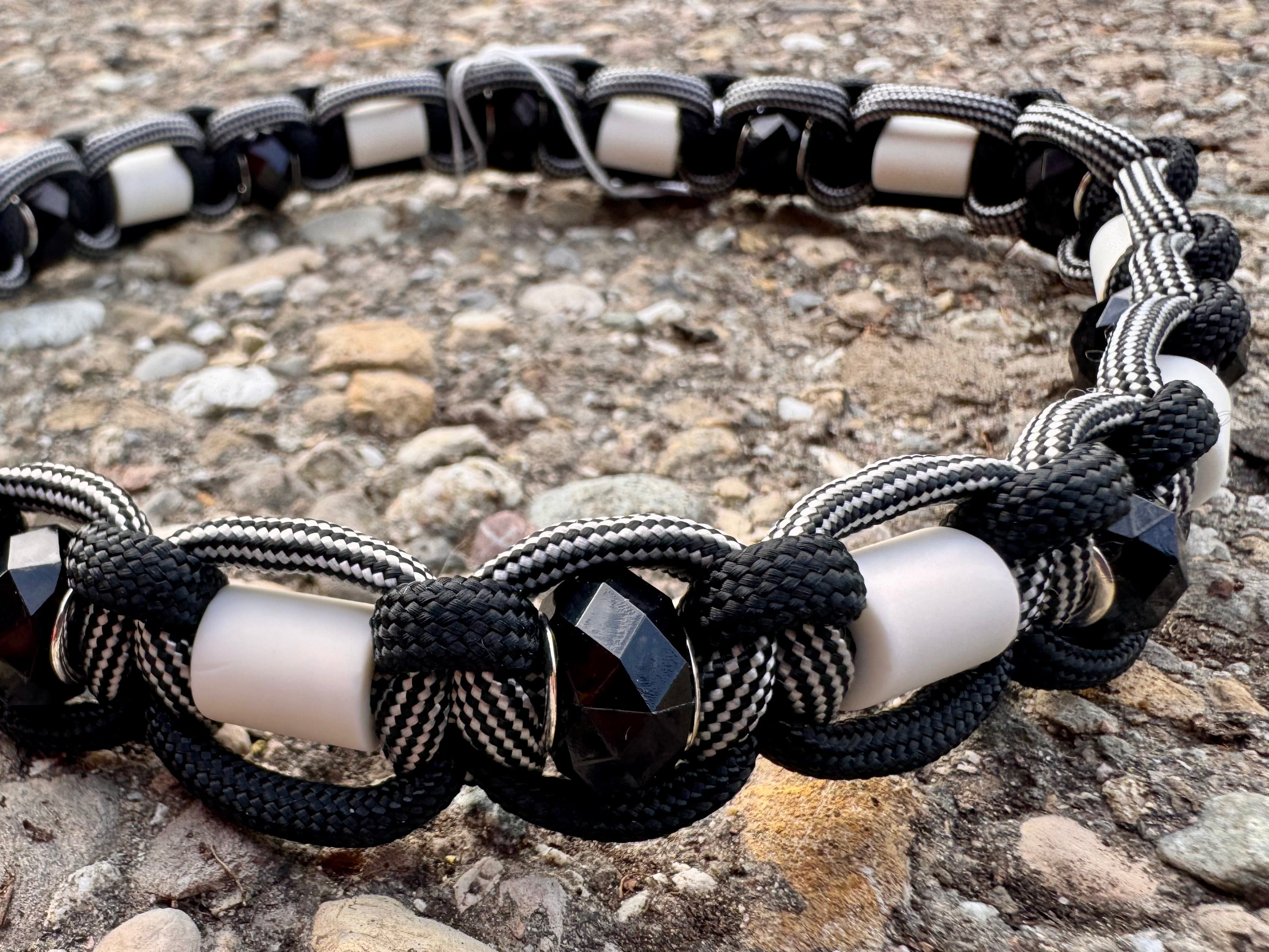 EM-Keramik Halsband "Black n White", 42cm
