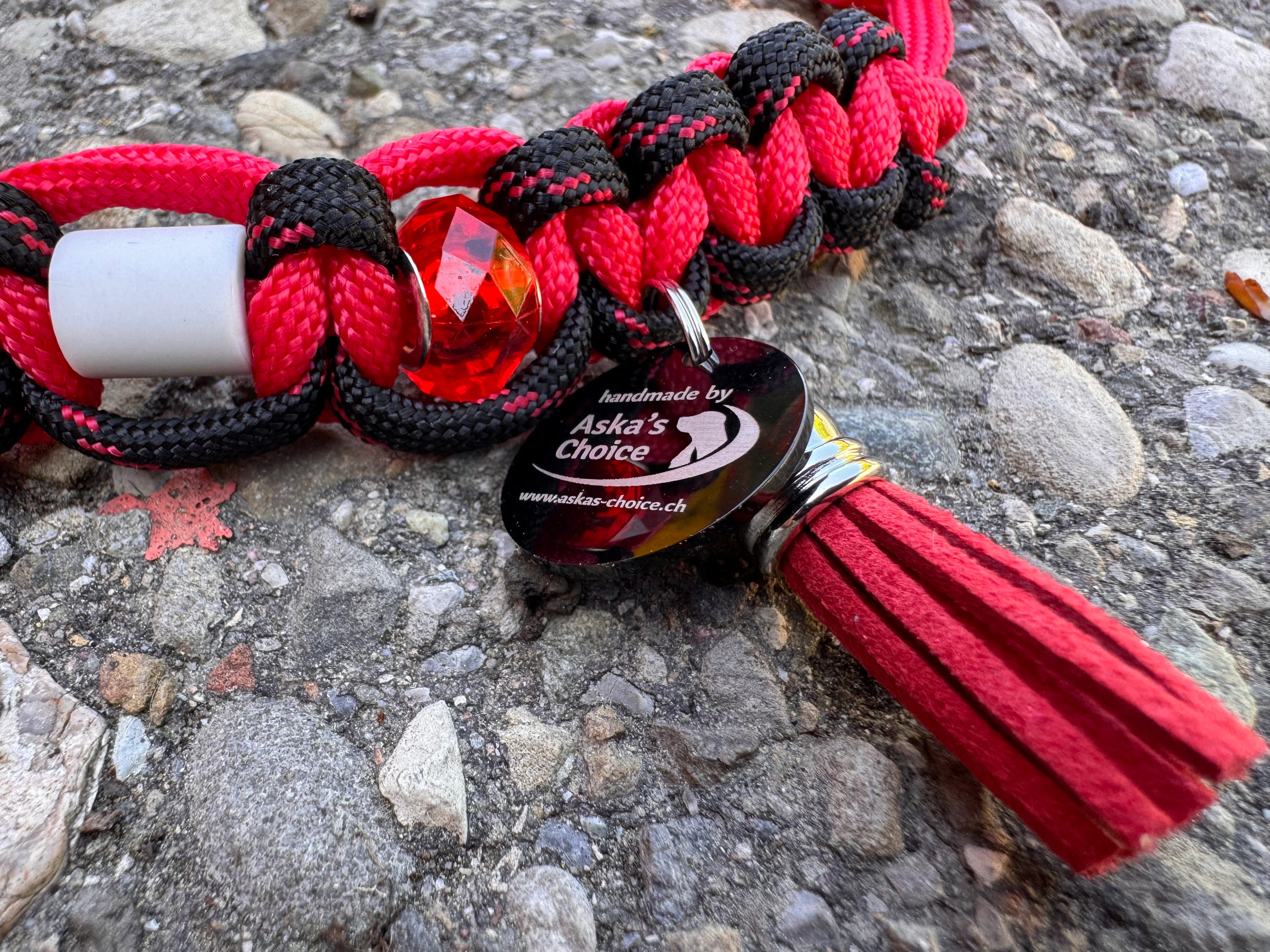 EM-Keramik Halsband "Schwarzer Rubin“, 47-53 cm