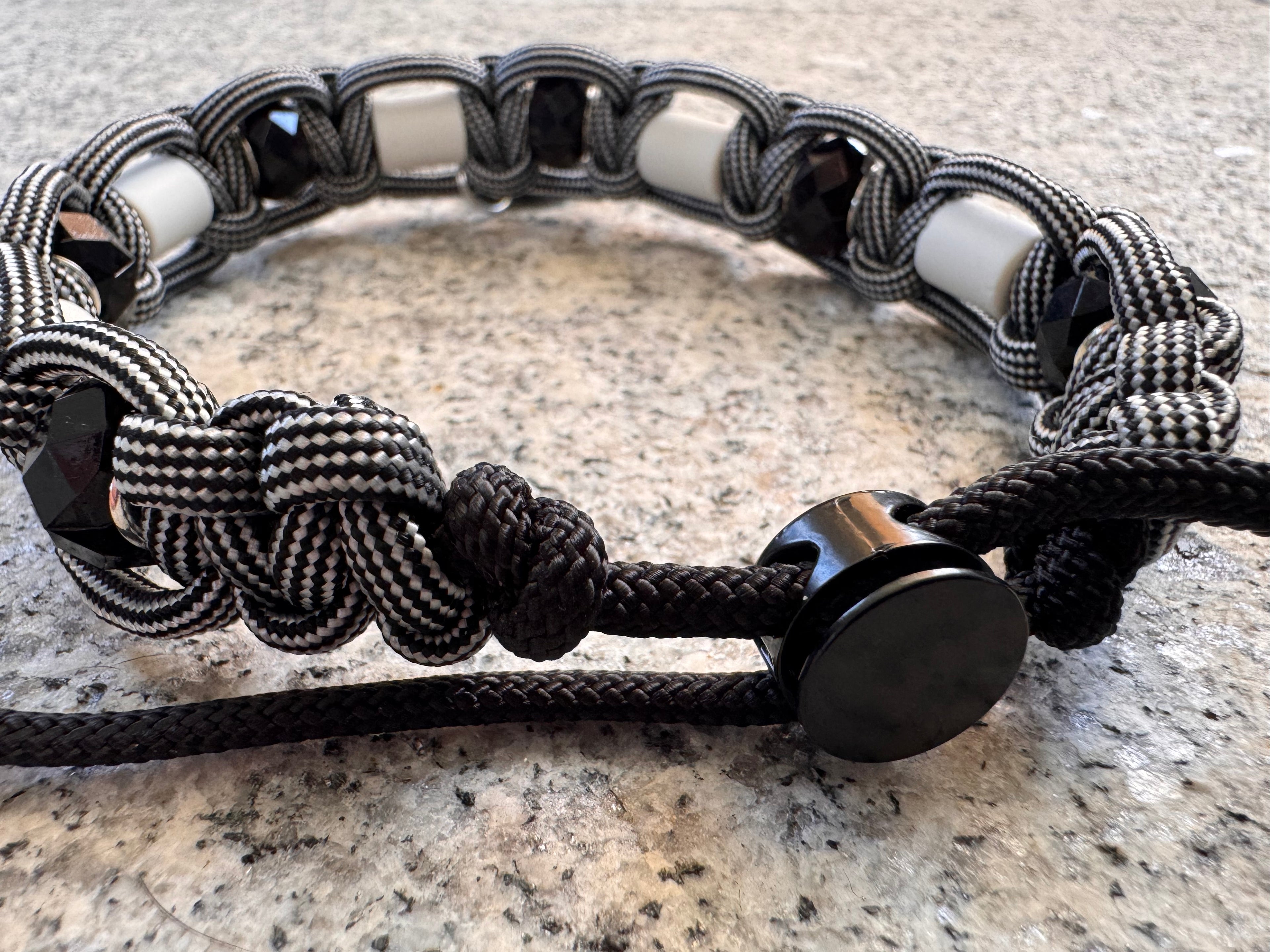 EM-Keramik Halsband "Black Pearl“, 27-32cm