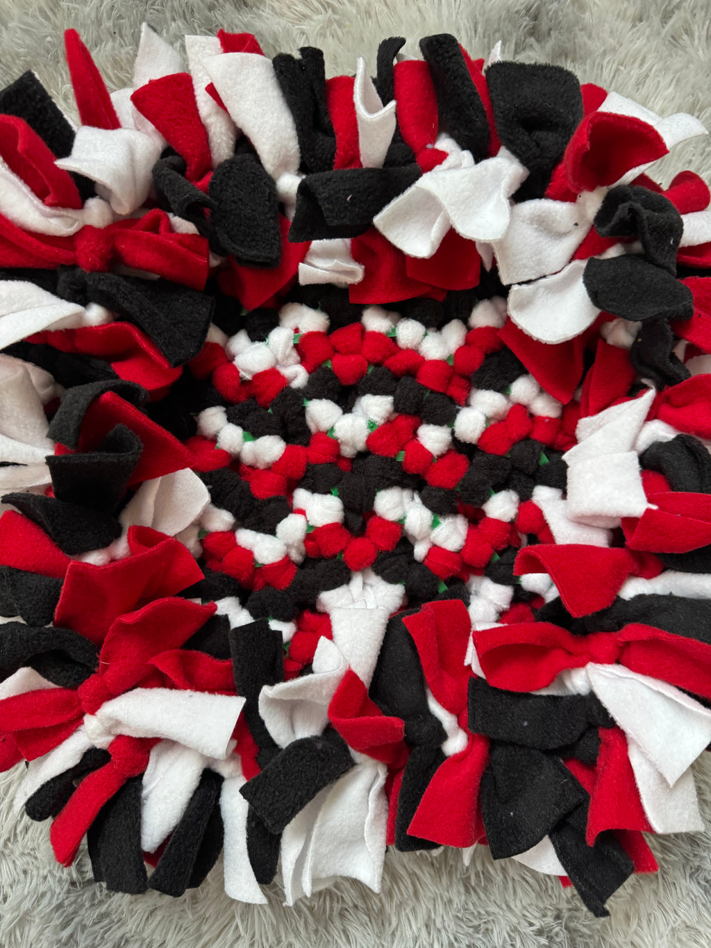 Schnüffelteppich Standard, rot/schwarz/weiss