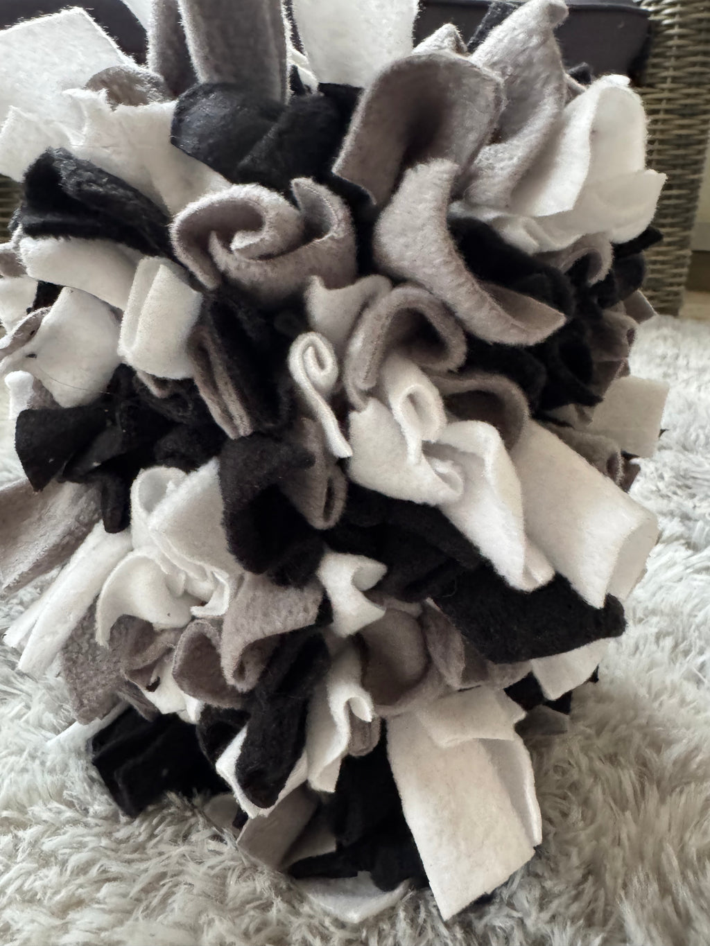 Schnüffelrolle Medium, schwarz/weiss/grau