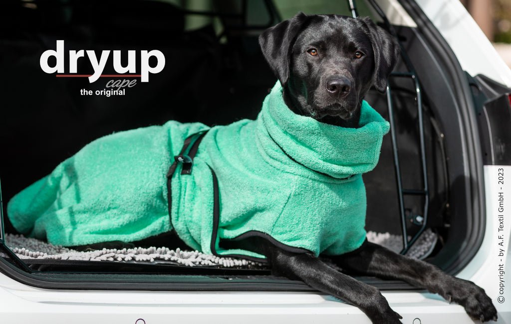 Hundebademantel - Dryup® cape (48-74cm Rückenlänge)