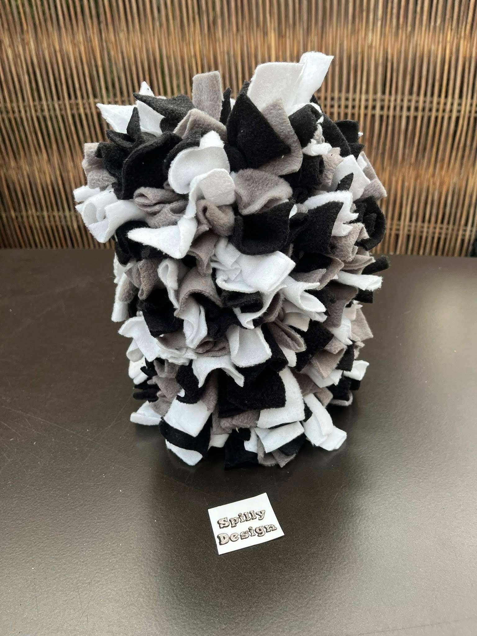 Schnüffelrolle Medium, schwarz/weiss/grau