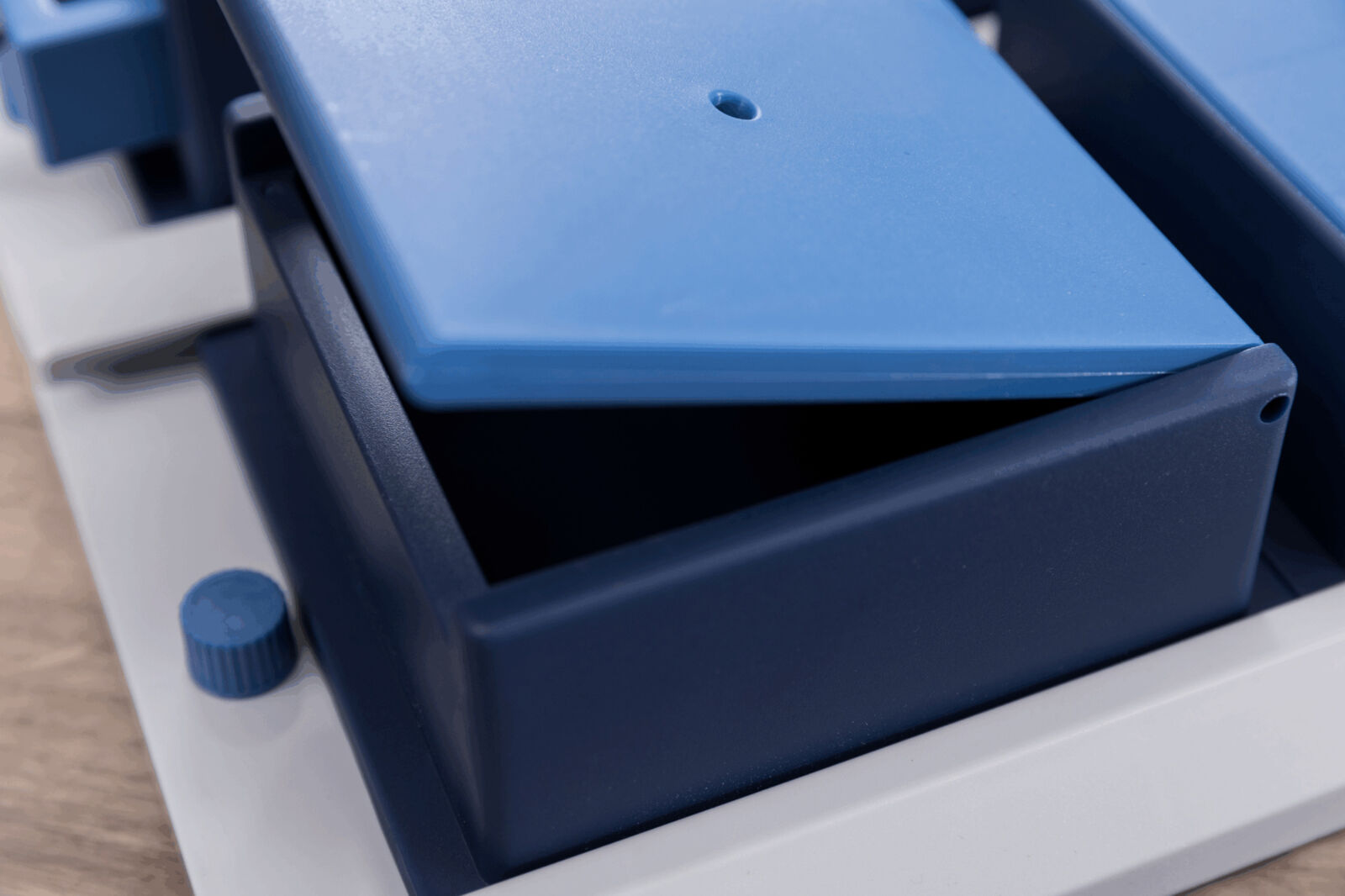 Trixie Dog Activity Poker Box, Level 2